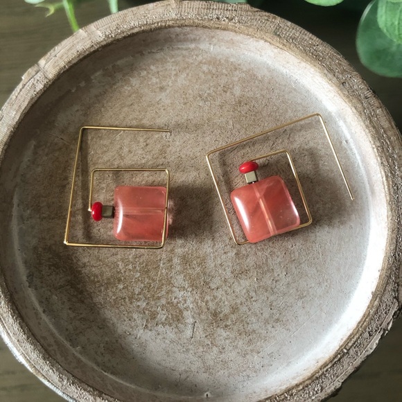 Artisan Moon Jewelry - ♦️Geometric Pink Stone Earrings ♦️